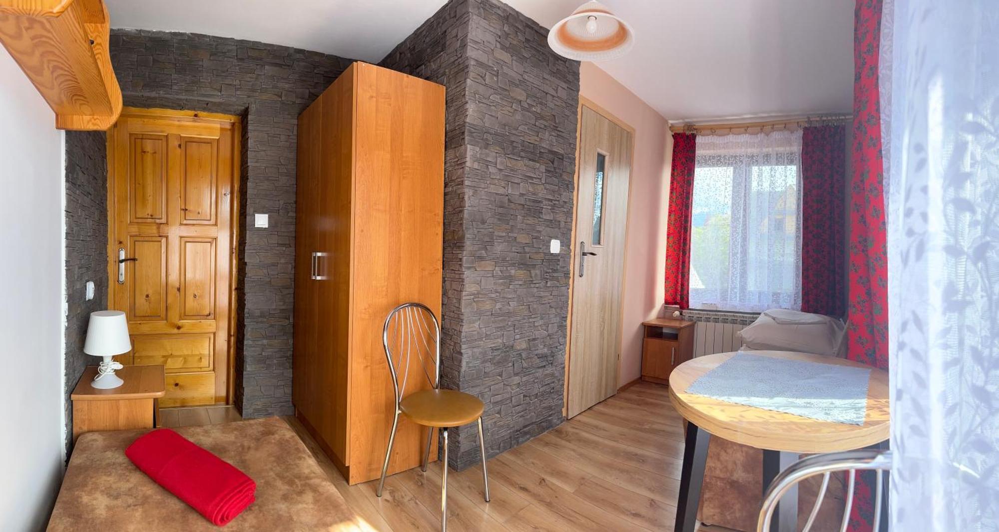 Wynajem Pokoi Stachon Homestay *